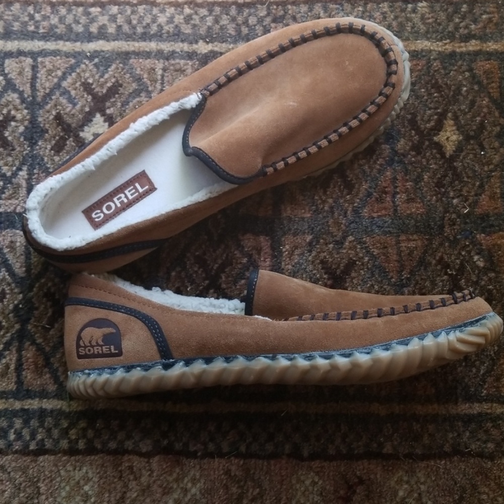 Men's Sorel leather slippers.